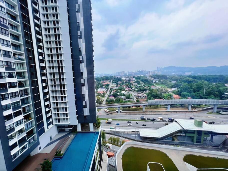 Homely 2br Heritage D'sara @ Link To Mrt, Near Thomson Hospital & Hospital Sungai Buloh
